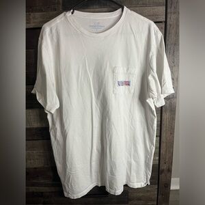 Men’s vineyard vines shirt